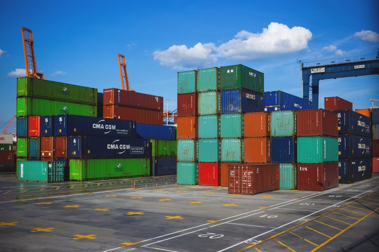 Analysis of Non-entry importing cosmetics (Jan. to Apr. ) in China